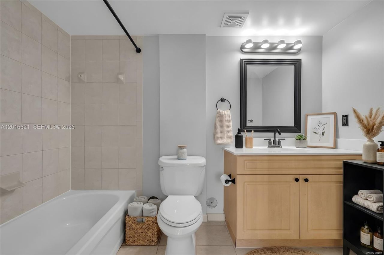 102 SW 6th Ave , Unit 201, Miami, FL 33130 Photo