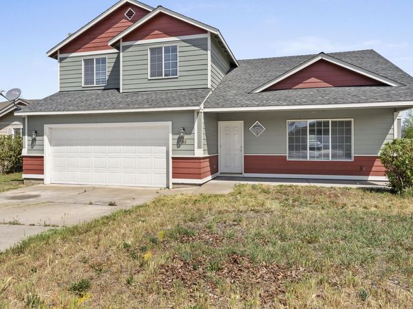 585 NE Redwood Avenue, Redmond, OR 97756
