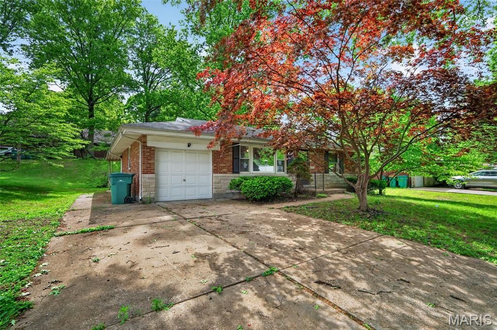 14 Forest Home Court, Saint Louis, MO 63137 Main Photo