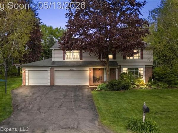 2720 Bridle Road, Bloomfield Hills, MI 48304