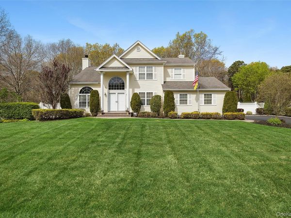 54 Winterberry Drive , Middle Island, NY 11953