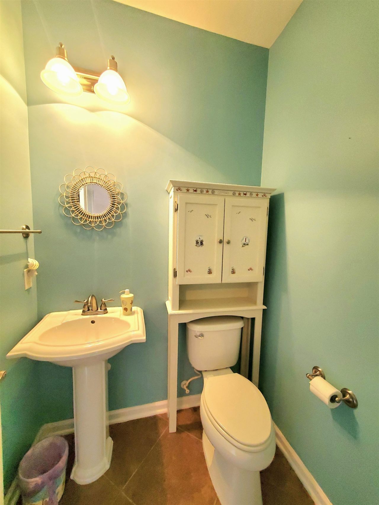 204 Chesterfield Ct. Photo 18