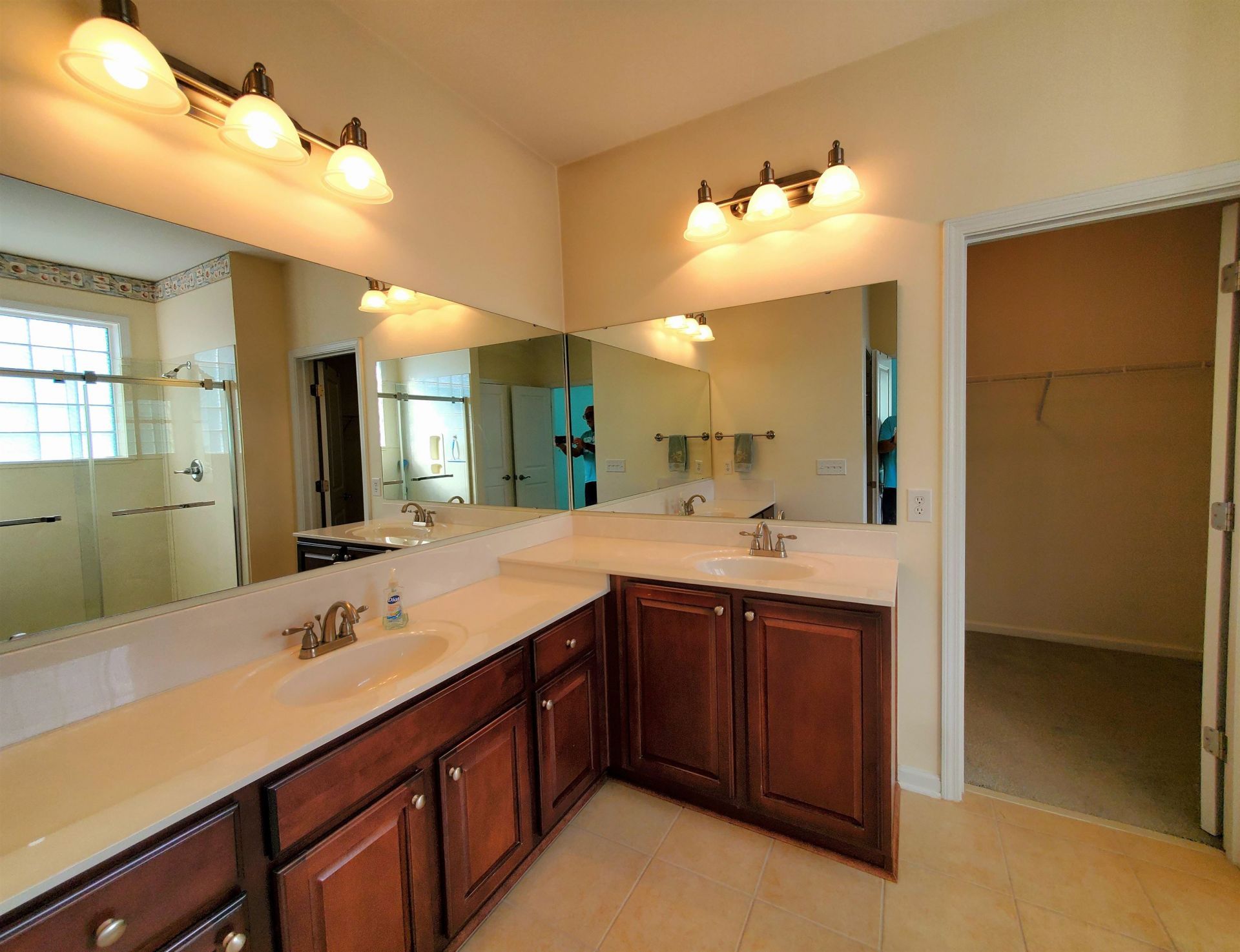 204 Chesterfield Ct. Photo 23