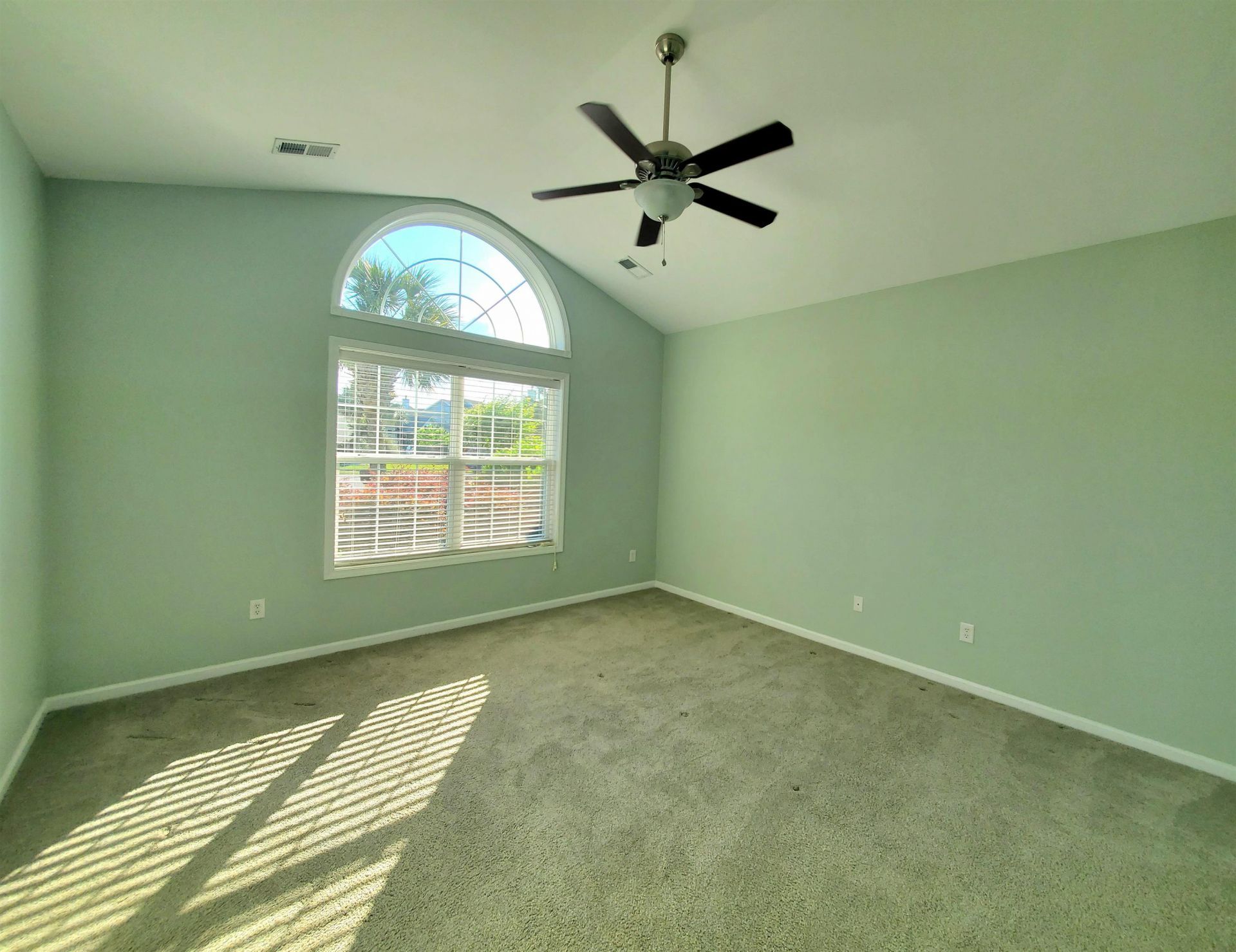 204 Chesterfield Ct. Photo 30