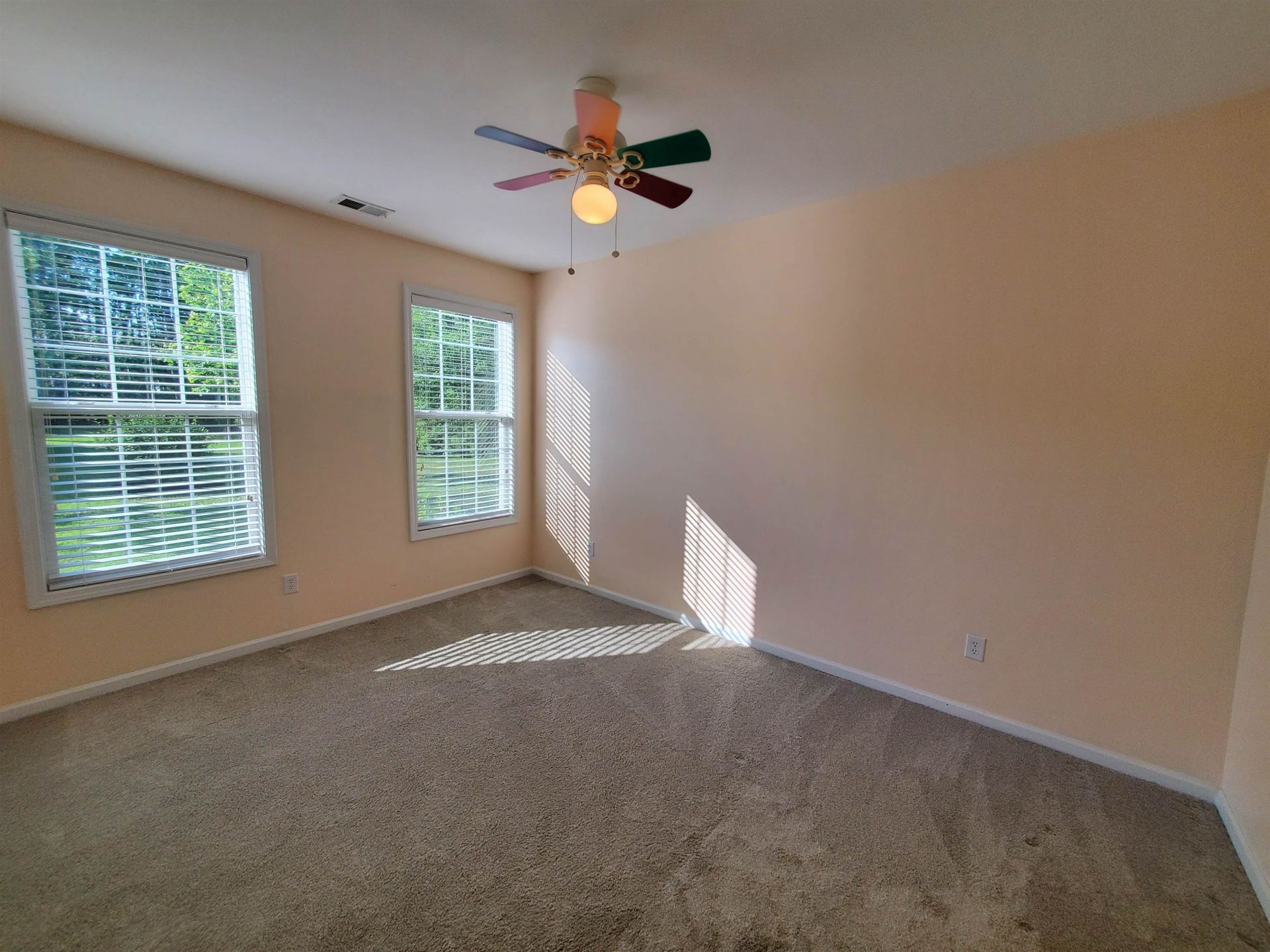 204 Chesterfield Ct. Photo 34