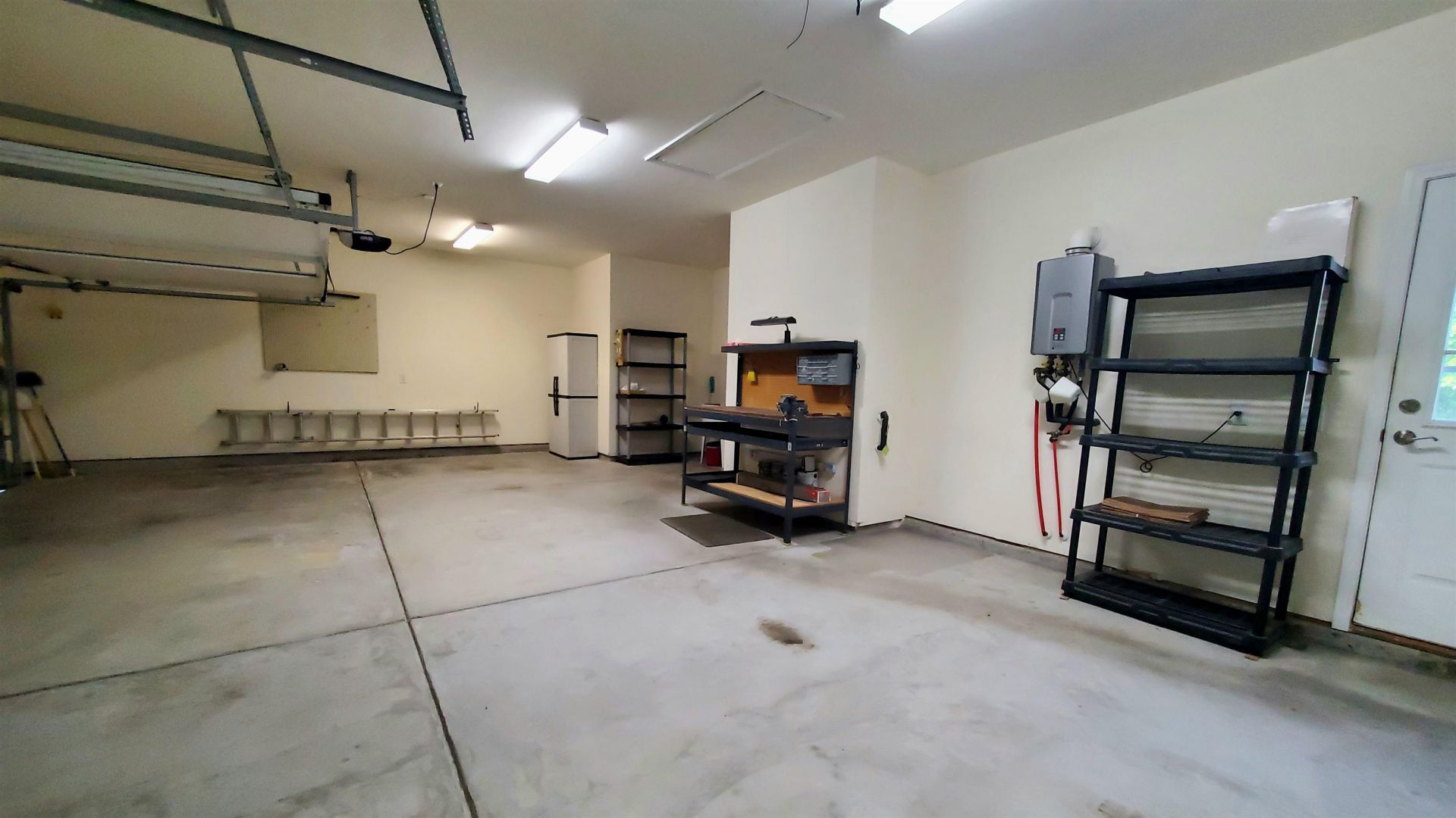 204 Chesterfield Ct. Photo 37