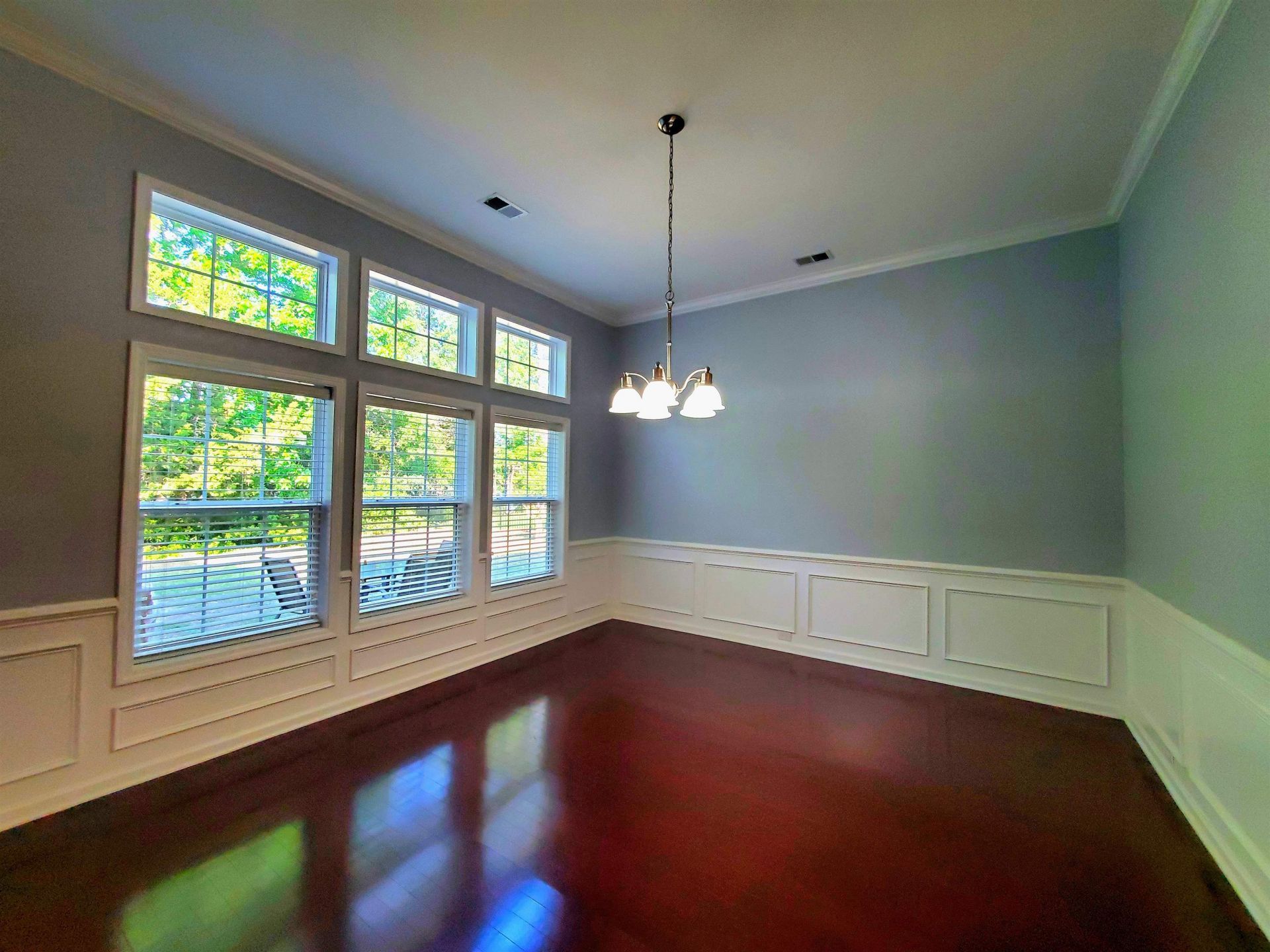 204 Chesterfield Ct. Photo 6