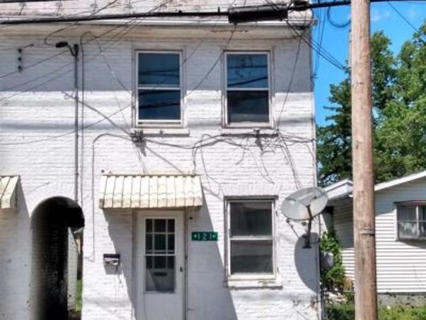 121 W KING STREET , CHAMBERSBURG, PA 17201