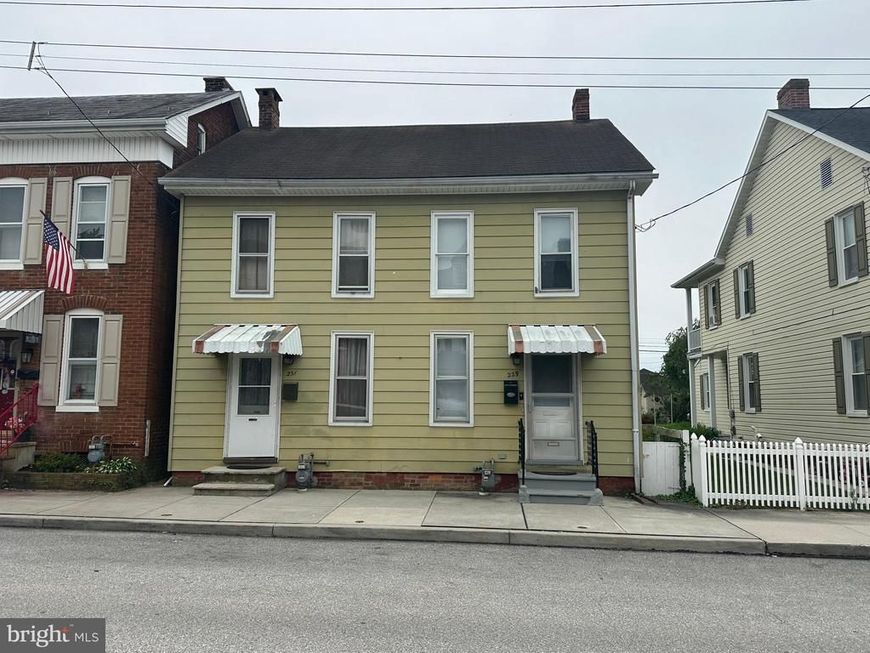 229 Locust Street, Hanover, PA 17331 Main Photo