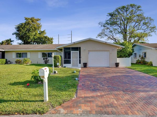 5965 Los Alamos Lane, Delray Beach, FL 33484