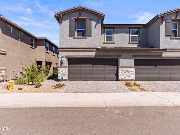 5844 E COVEY Lane, Phoenix, AZ 85054