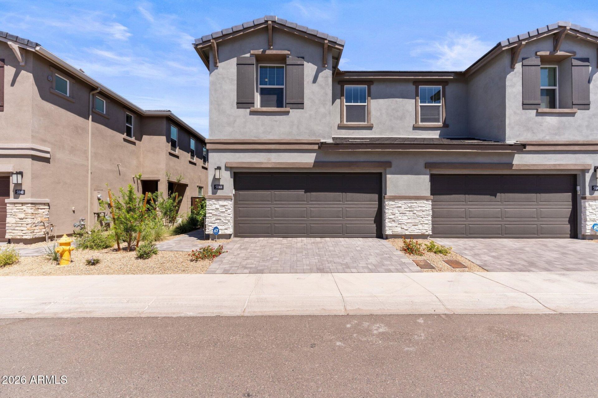 5844 E Covey Lane, Phoenix, AZ 85054 Main Photo