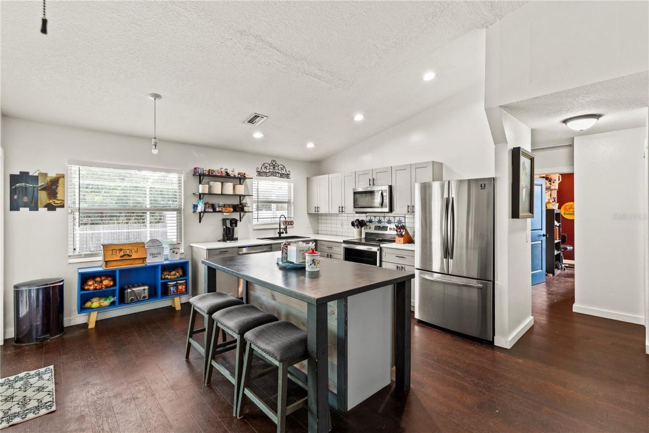 3703 31st Street E, Bradenton, FL 34208 Photo