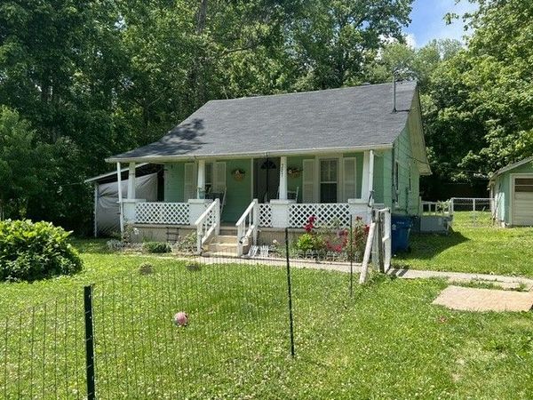 207 Fredonia Rd , Manchester, TN 37355