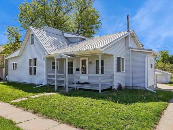 1507 5th Ave, Marion, IA 52302