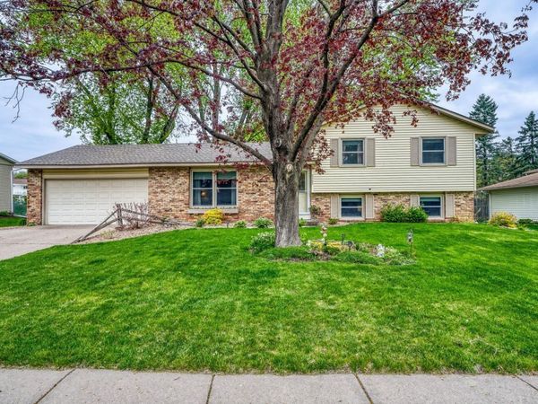 6285 137th Street W, Apple Valley, MN 55124