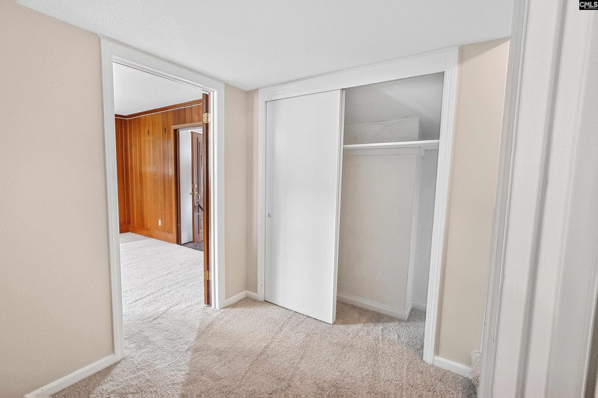2027 Cheltenham Lane Lane  Photo 12