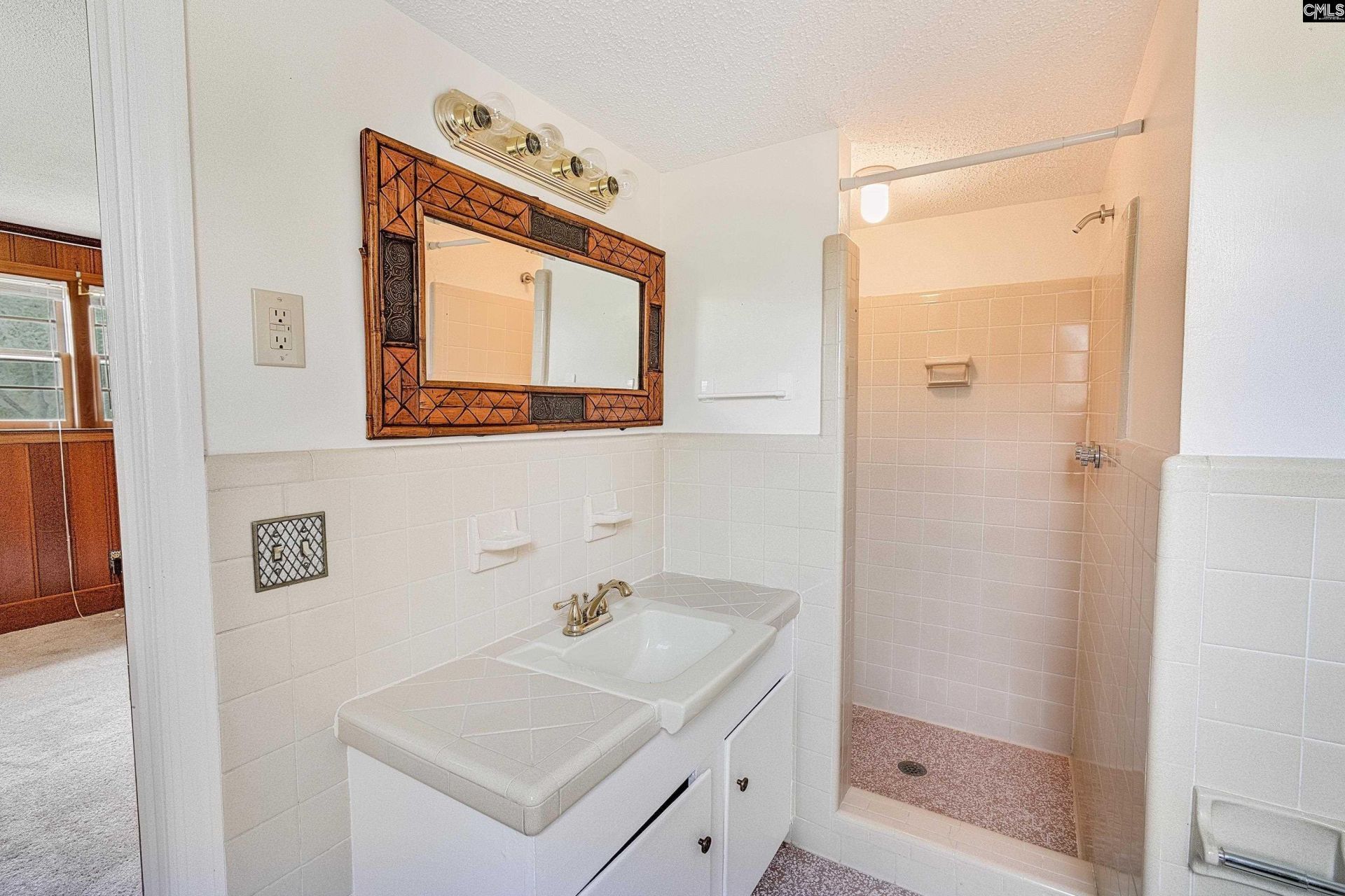 2027 Cheltenham Lane Lane  Photo 15