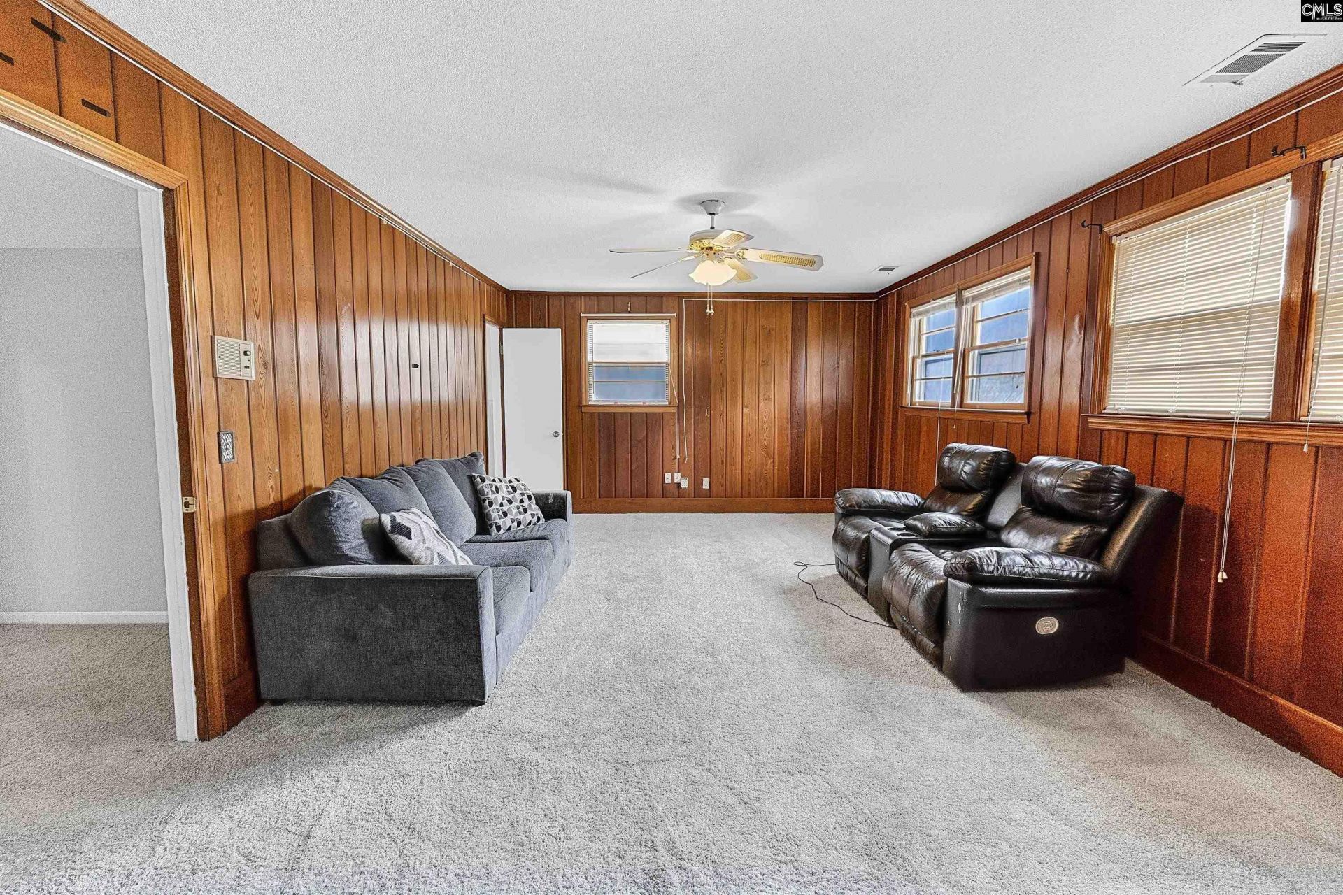 2027 Cheltenham Lane Lane  Photo 9
