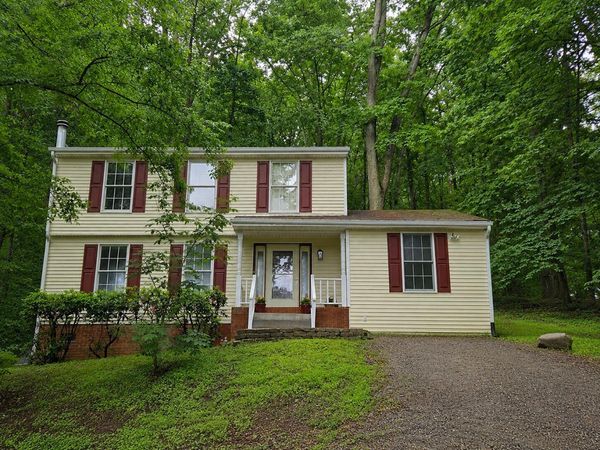 7498 James WAY, Radford, VA 24141