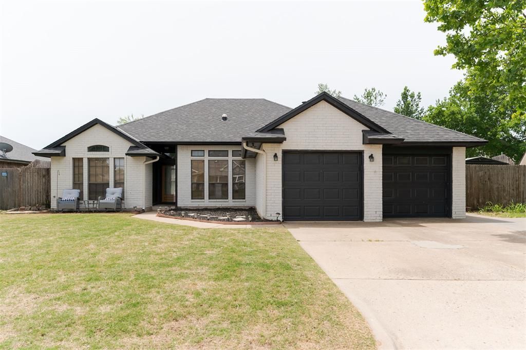 1125 Sennybridge Drive, Yukon, OK 73099 Main Photo