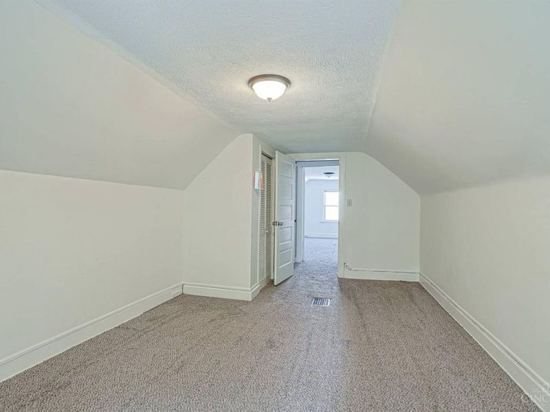 2635 Observatory Avenue, Cincinnati, OH 45208 Photo 27