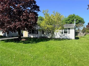 12 Gannett Road, Farmington, NY 14425