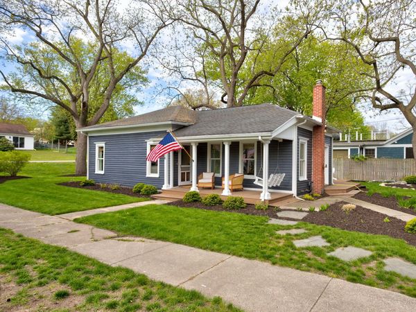 118 S Spring Street, Douglas, MI 49406