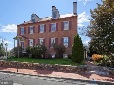 26 W UNION STREET , WEST CHESTER, PA 19382