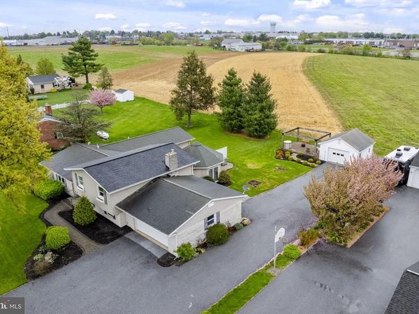 193 S SHIRK ROAD , NEW HOLLAND, PA 17557