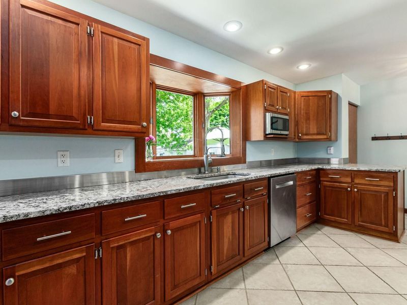 10 Columbia Avenue, London, OH 43140 Photo 9