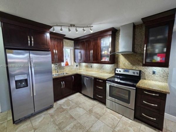2680 W 76th St , Unit 211, Hialeah, FL 33016