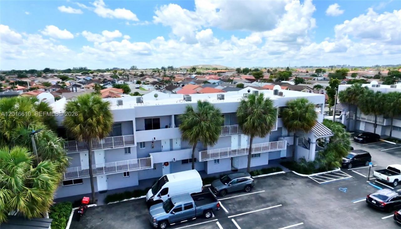 2680 W 76th St , Unit 211, Hialeah, FL 33016 Photo
