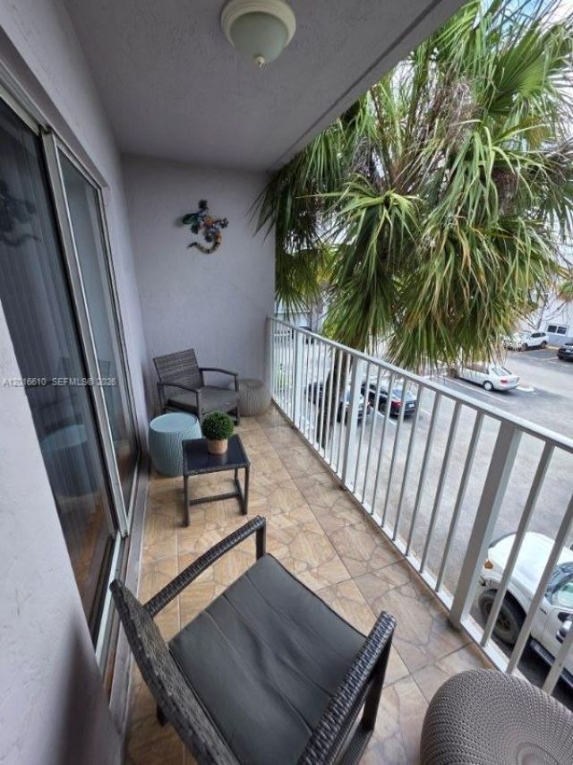 2680 W 76th St , Unit 211, Hialeah, FL 33016 Photo