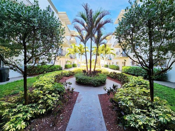 13285 NE 6th Ave, Unit N402, North Miami, FL 33161