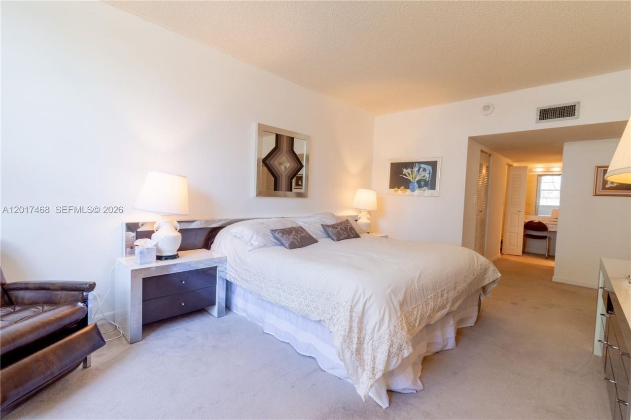 301 174th St , Unit L12, Sunny Isles Beach, FL 33160 Photo