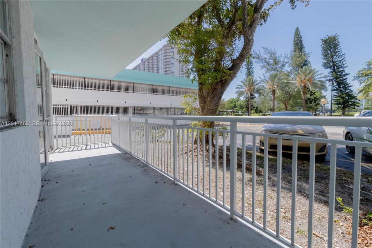 301 174th St , Unit L12, Sunny Isles Beach, FL 33160 Photo
