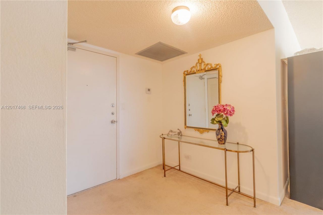 301 174th St , Unit L12, Sunny Isles Beach, FL 33160 Photo