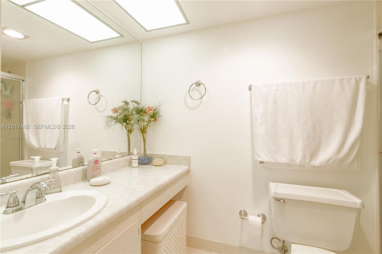 301 174th St , Unit L12, Sunny Isles Beach, FL 33160 Photo