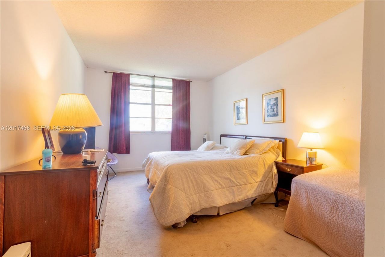 301 174th St , Unit L12, Sunny Isles Beach, FL 33160 Photo