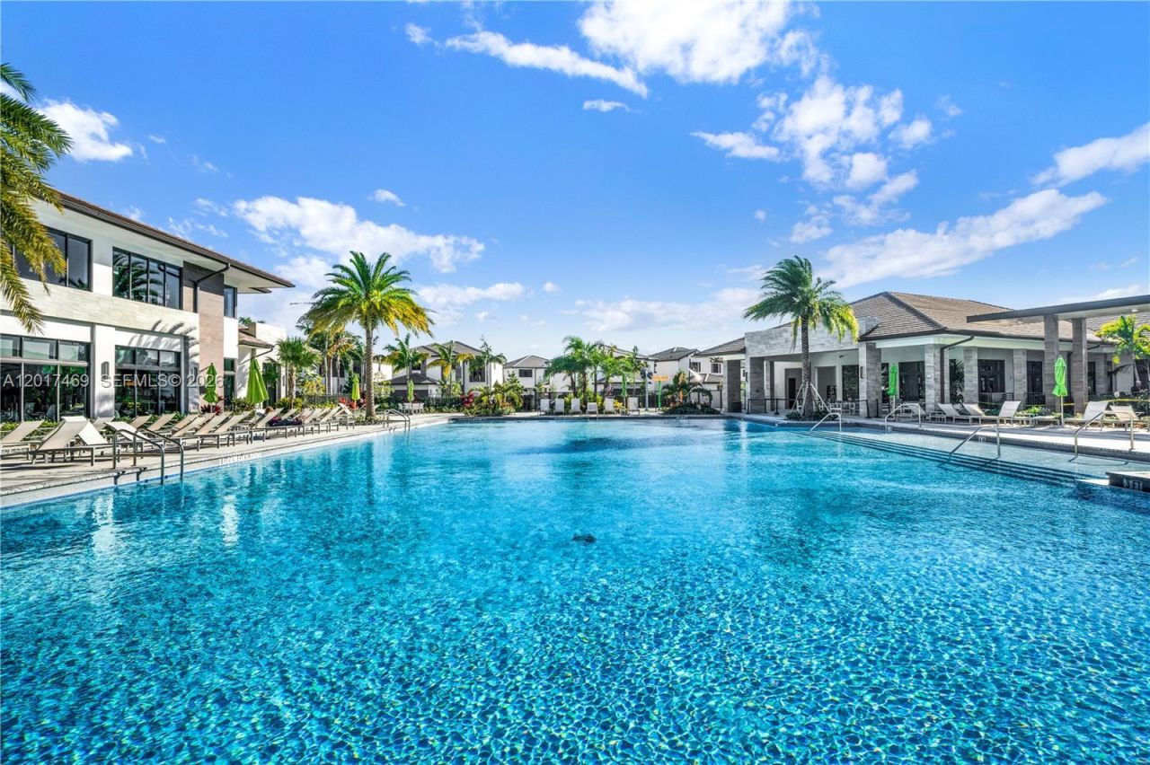 4263 NW 83rd Path , Doral, FL 33166 Photo
