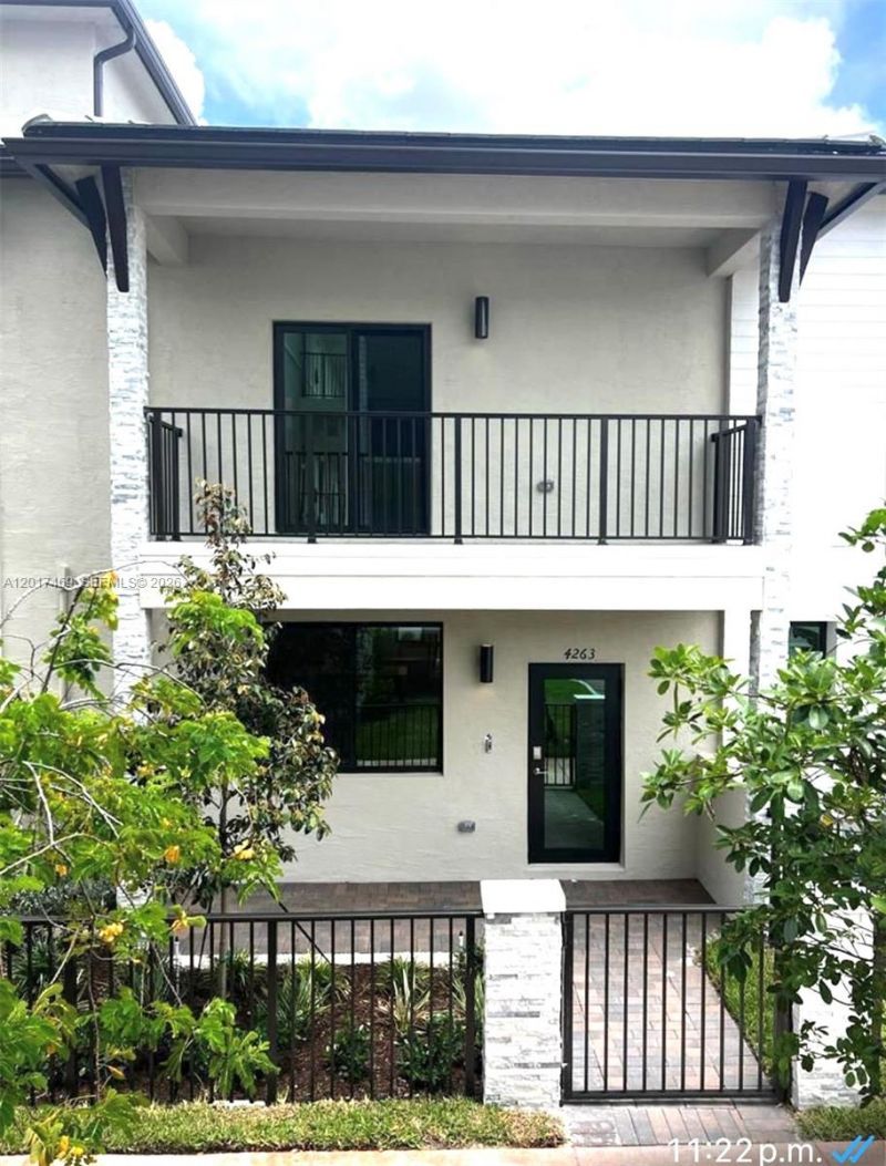 4263 NW 83rd Path , Doral, FL 33166 Photo