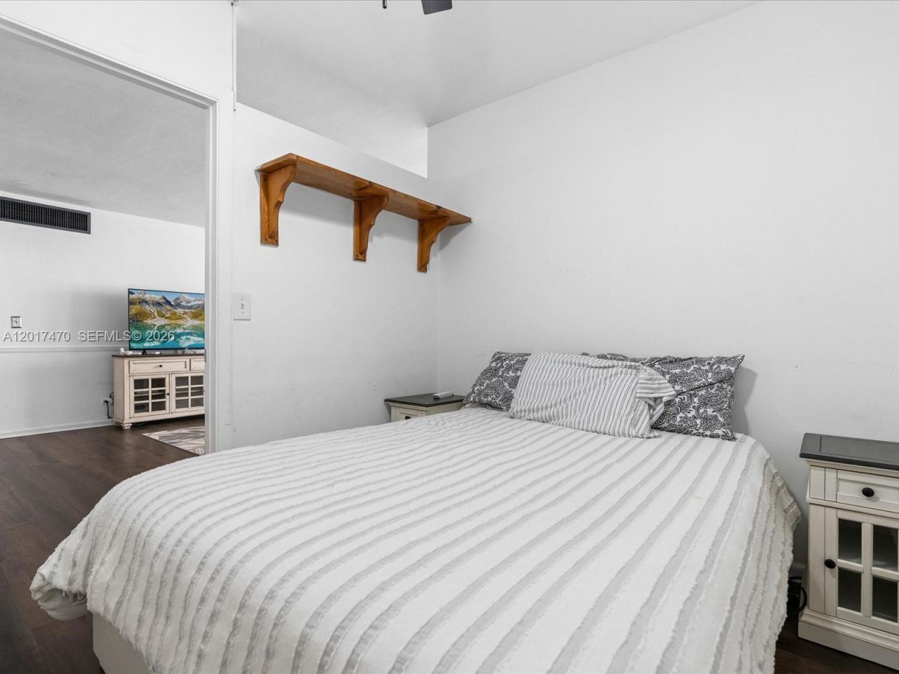 5005 Collins Ave , Unit 222, Miami Beach, FL 33140 Photo