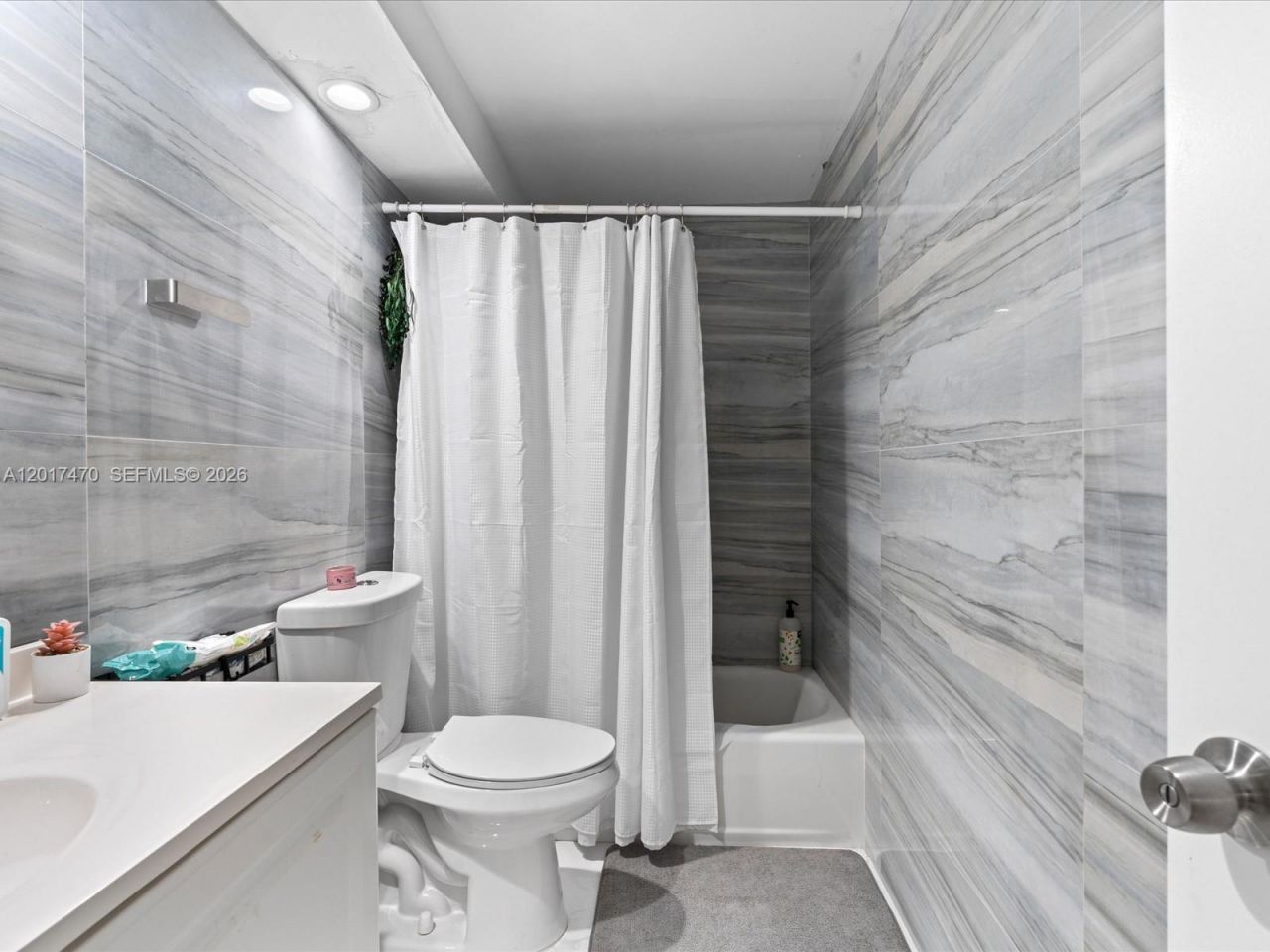5005 Collins Ave , Unit 222, Miami Beach, FL 33140 Photo