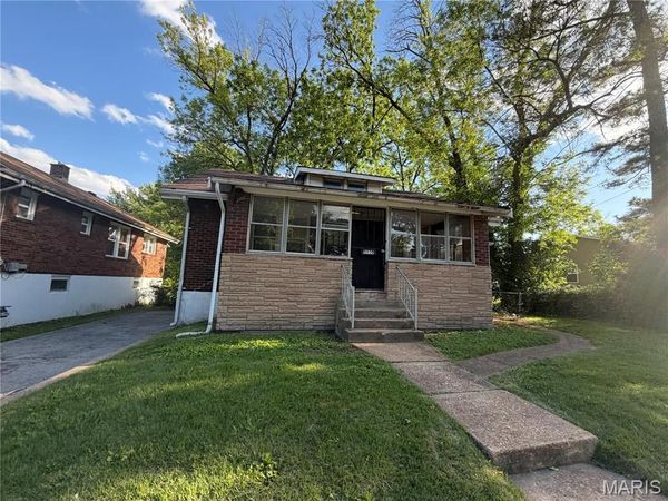 9450 Baltimore Avenue , St Louis, MO 63114