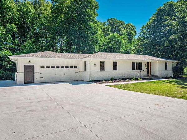 6410 Six School Road, Evansville, IN 47720