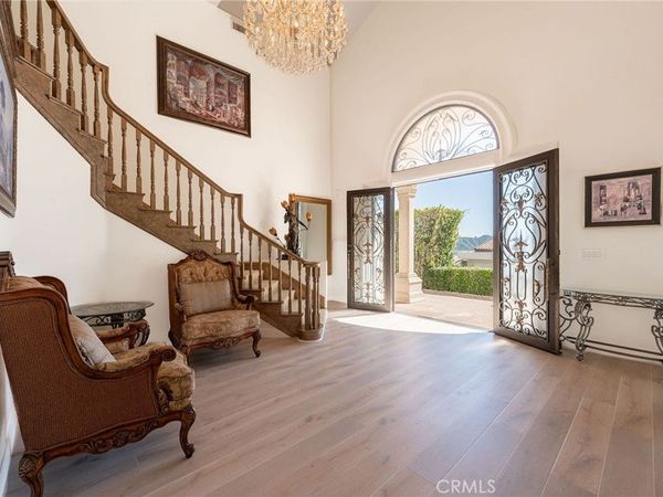 3331 Oakmont View Drive, Glendale, CA 91208