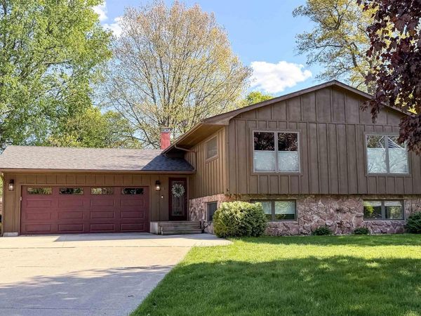 113 18th Avenue NE, Hampton, IA 50441