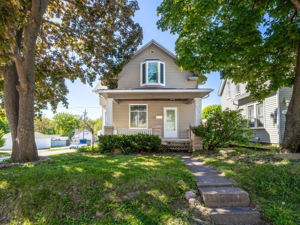 3103 Fairview Street , Davenport, IA 52804