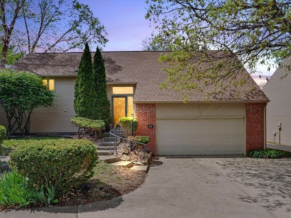 22 Fields East , Champaign, IL 61822
